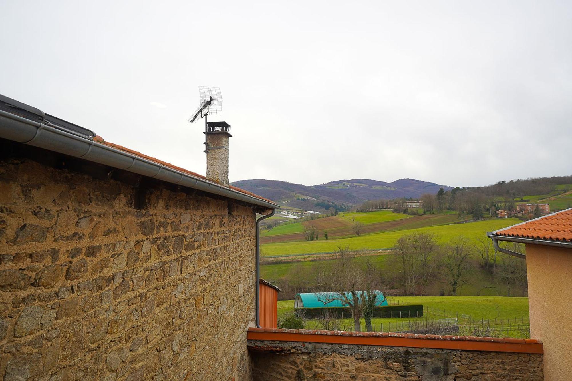 Bel Appartement T2 40 M² Vaugneray Exterior photo